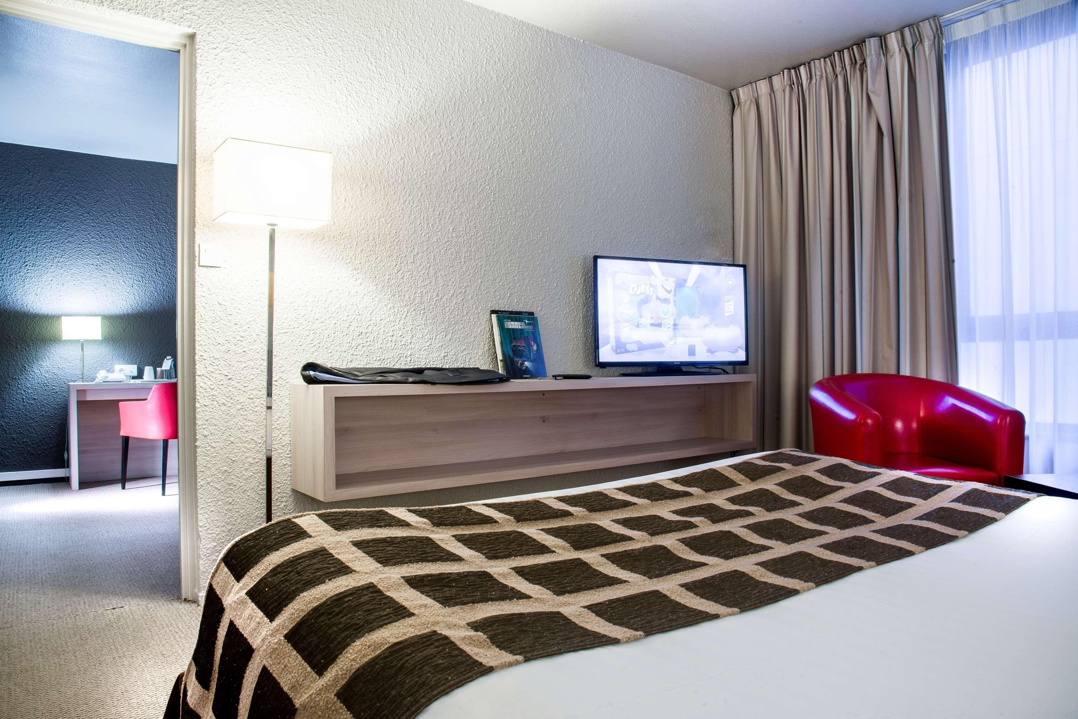 เบสต์ เวสเทิร์น แซ็ง-เอเตียน แอโรปอร์ Hotel อ็องเดรซิเยอซ์-บูเตยง ภายนอก รูปภาพ