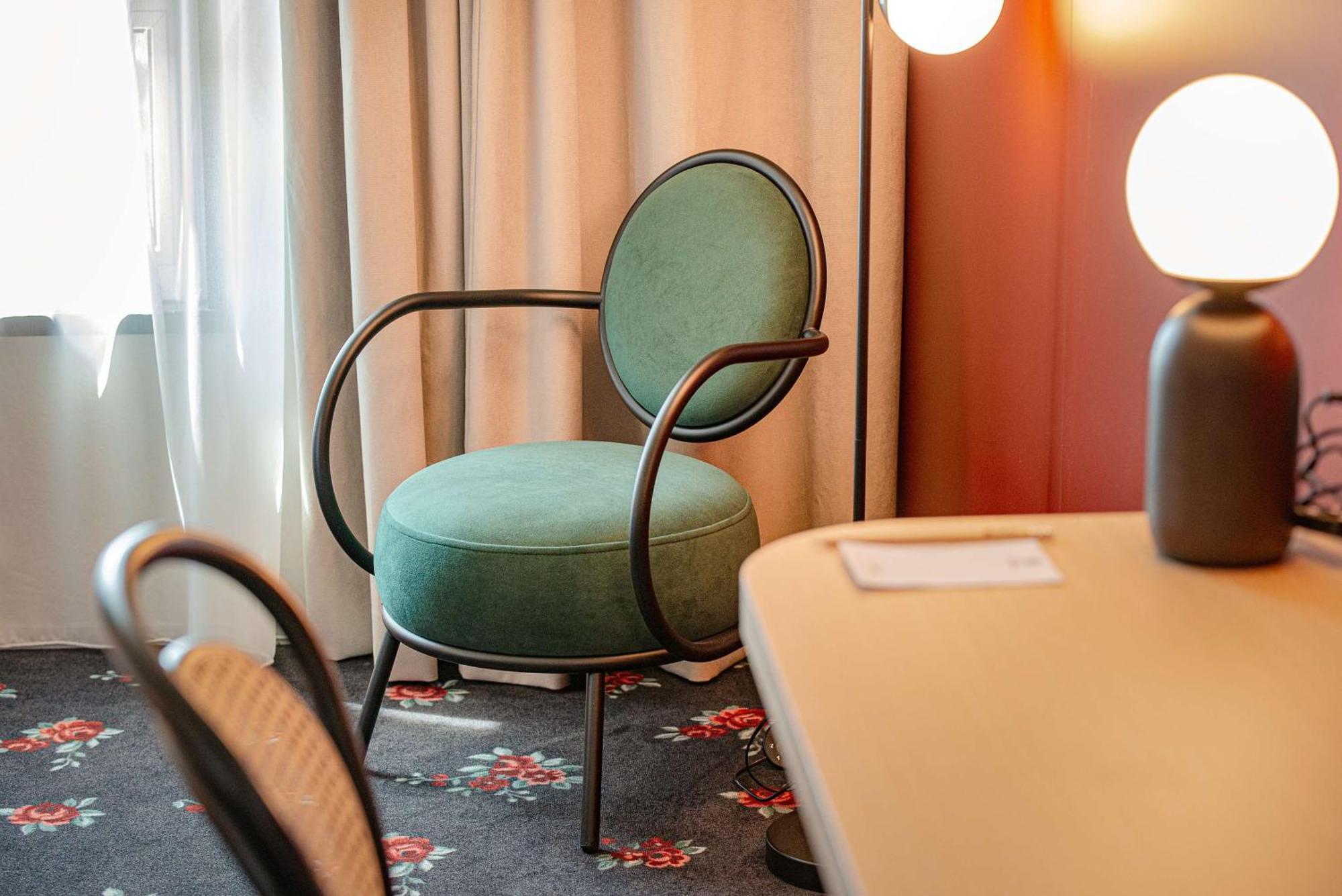 เบสต์ เวสเทิร์น แซ็ง-เอเตียน แอโรปอร์ Hotel อ็องเดรซิเยอซ์-บูเตยง ภายนอก รูปภาพ