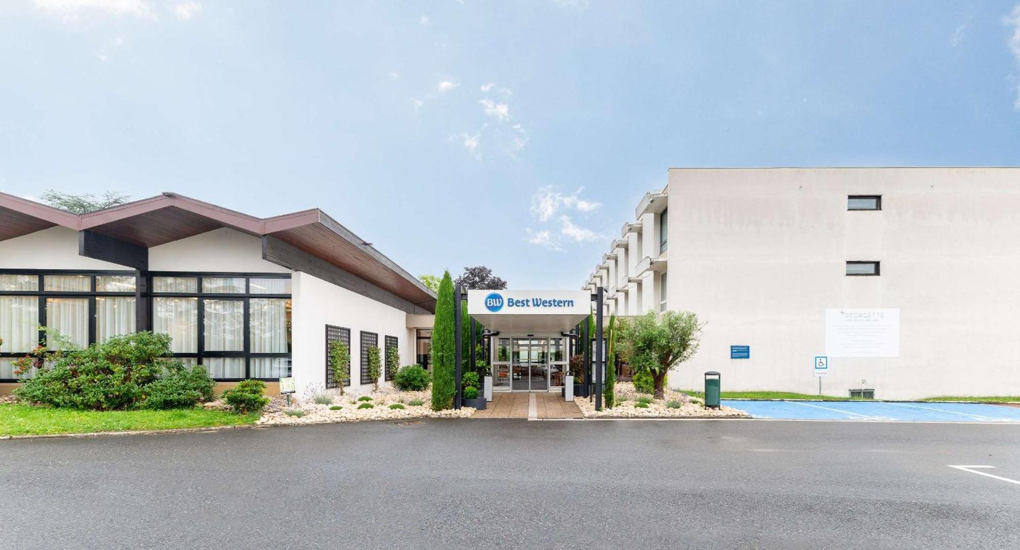 เบสต์ เวสเทิร์น แซ็ง-เอเตียน แอโรปอร์ Hotel อ็องเดรซิเยอซ์-บูเตยง ภายนอก รูปภาพ